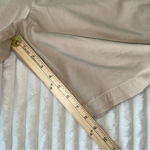Tan Casual Shorts Untuckit Size 34 Flat front - Picture 6 of 8